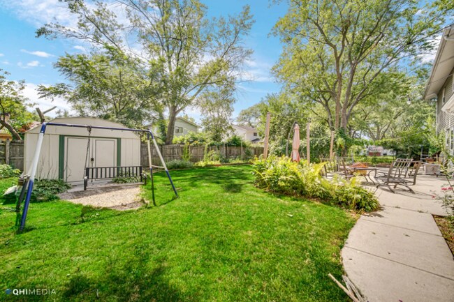 Building Photo - 1117 E Kitson Dr