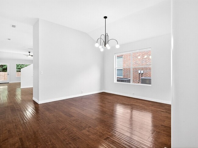 Building Photo - 1817 Newton Dr