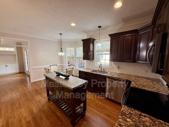 Building Photo - 6425 Cross Ridge Dr