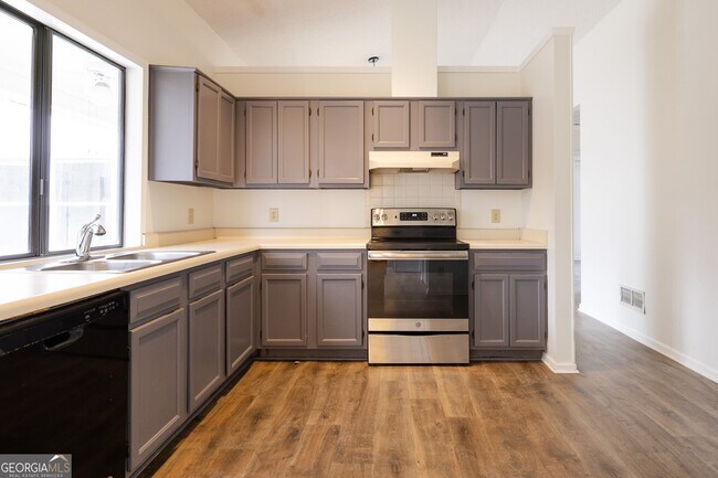 Building Photo - 112 Glendale Dr