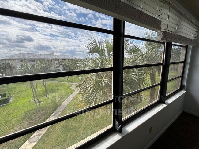 Building Photo - 3511 Village Blvd