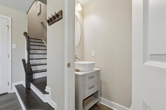 Building Photo - Beautiful 3B/2.5B Townhome in Downingtown ...