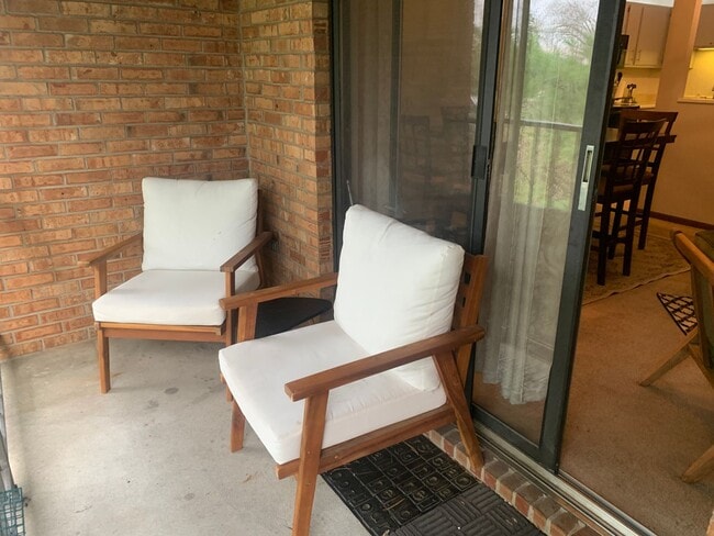 Building Photo - Fully Furnished 2-Bedroom Condo – 2 Blocks...