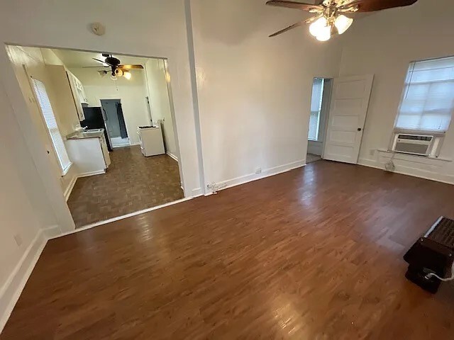 Building Photo - 207 S 1st St