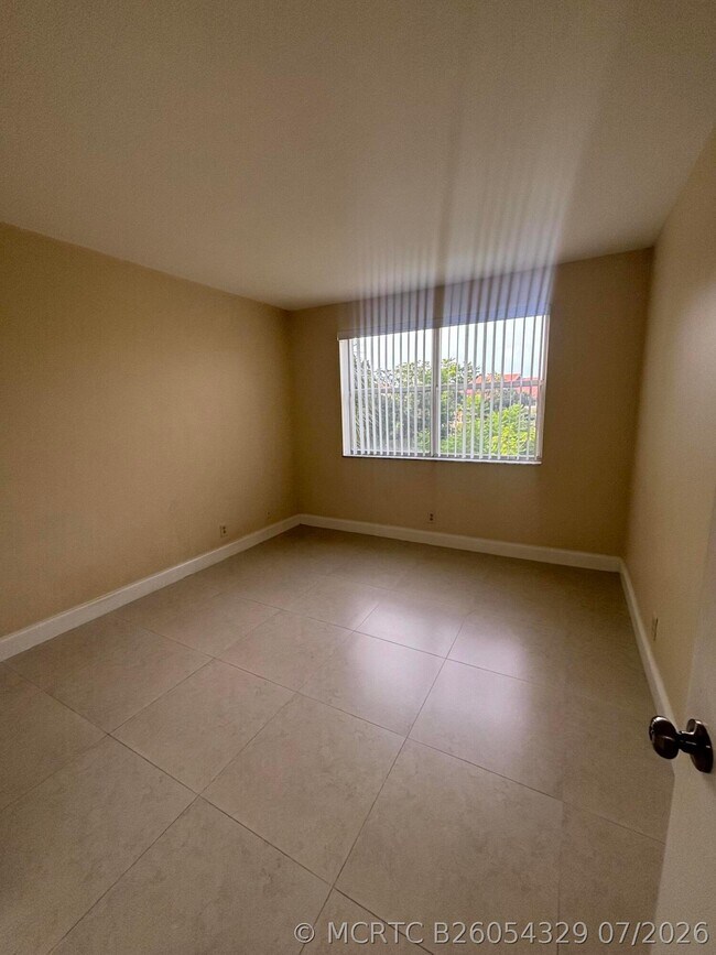 Building Photo - 8761 Wiles Rd