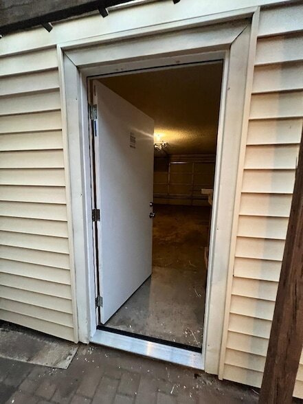 Building Photo - 8639 Knoxville Dr