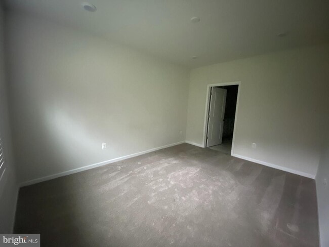 Building Photo - Condo with Garage - Loudoun Metro