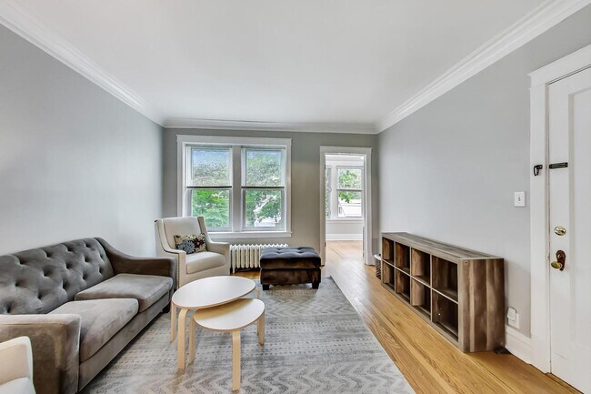 Building Photo - 2646 Ewing Ave