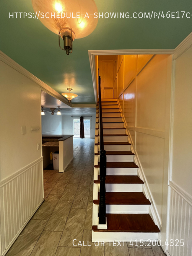 Building Photo - Charming 2-bedroom, 1.5-bath townhouse in ...