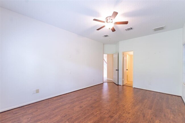 Building Photo - 16122 Cairngorm Ave