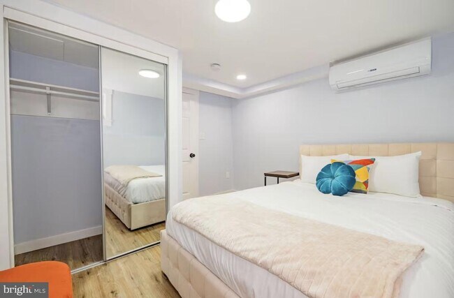 Building Photo - 1125 Washington Blvd