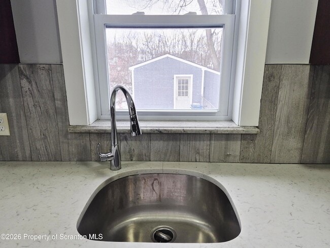 Building Photo - 124 Willow St