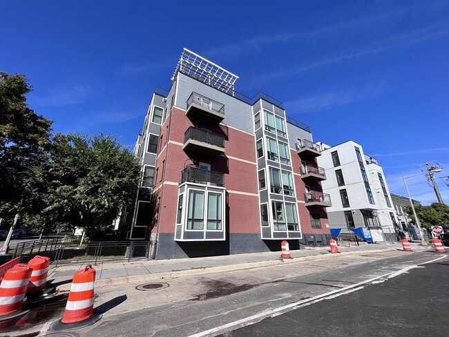 Building Photo - 340 Adams St NE
