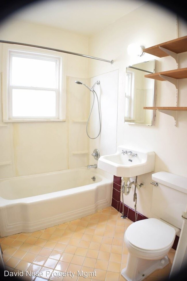 Building Photo - 5128-5138-5138 SE Milwaukie Ave