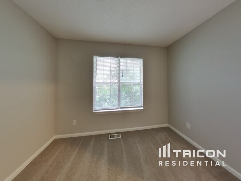 Building Photo - 7019 Hunters Glen Drive Charlotte NC