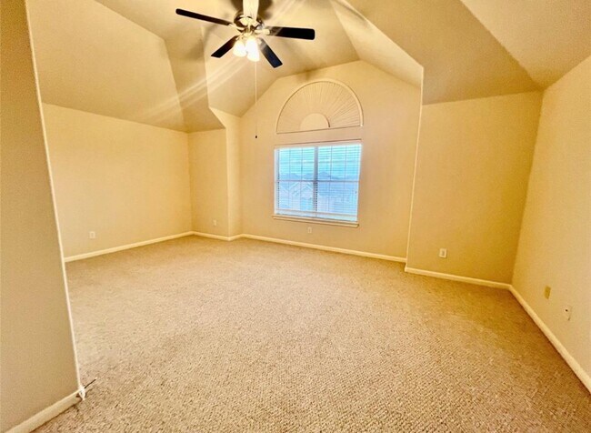 Building Photo - 10511 Rustling Villas Ln