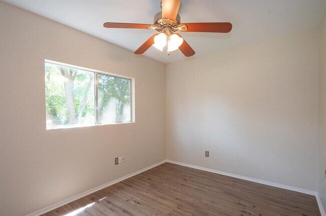 Building Photo - 12931 Marimba Trail
