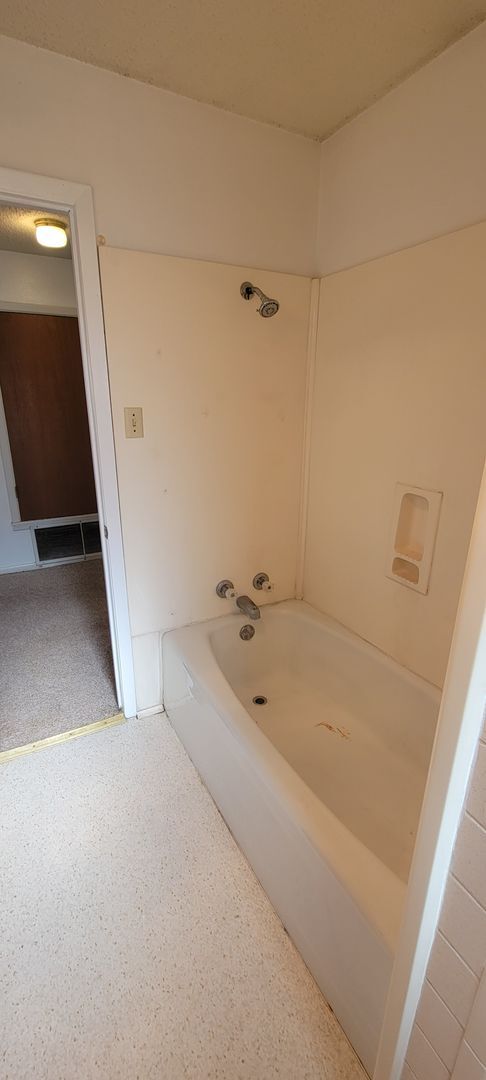 Building Photo - re1417