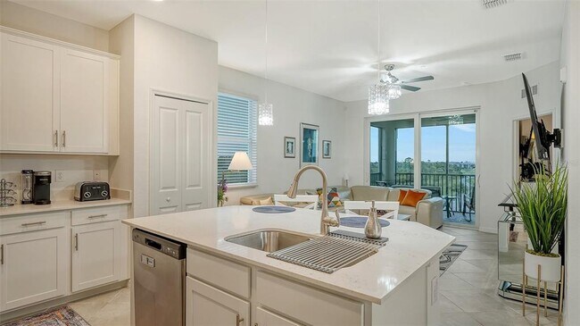 Building Photo - 12140 Wellen Golf St