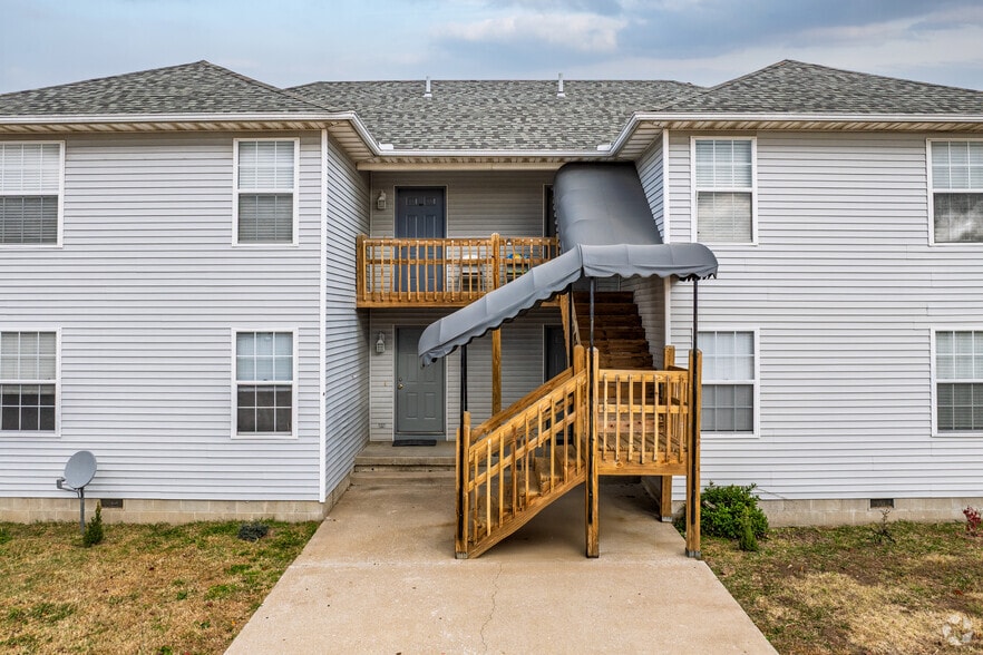 Building Photo - Peachtree Apartments
