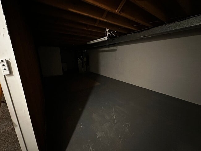 Building Photo - 2 bed 2 Bath 2 Story Townhome