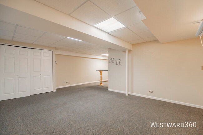 Building Photo - 164 Forestview Ct