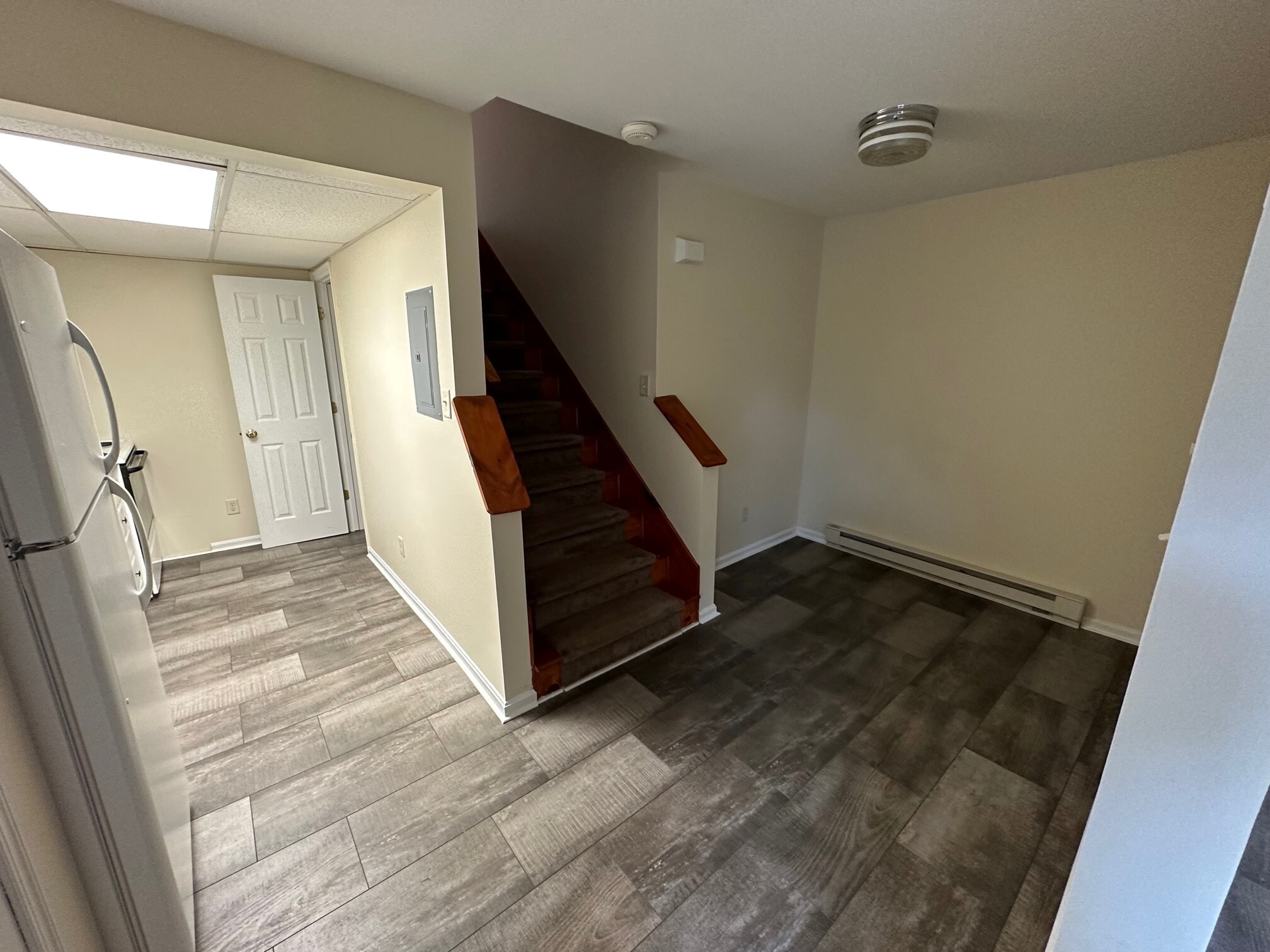 Living V1 - 426 W Main St