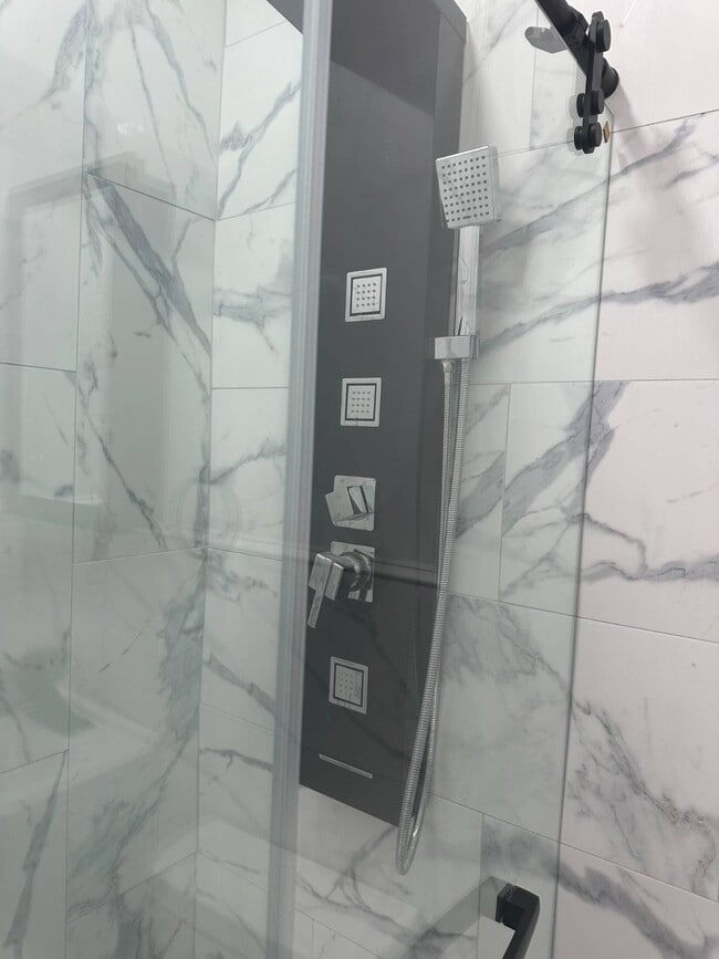 Building Photo - 1146 E 35th St