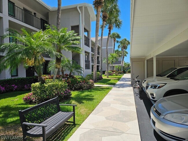 Building Photo - 460 Fox Haven Dr