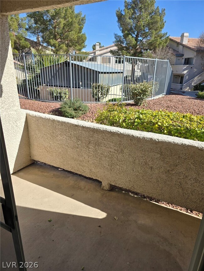 Building Photo - 3074 Tarpon Dr