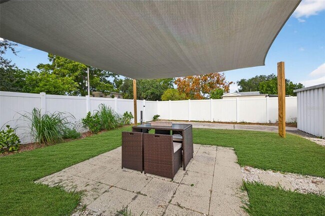 Building Photo - 6501 Livingston Ave N