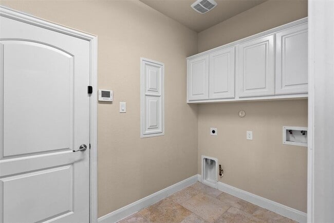 Building Photo - 28211 Green Forest Bluff Trail