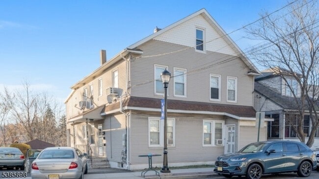 Primary Photo - 512 McBride Ave