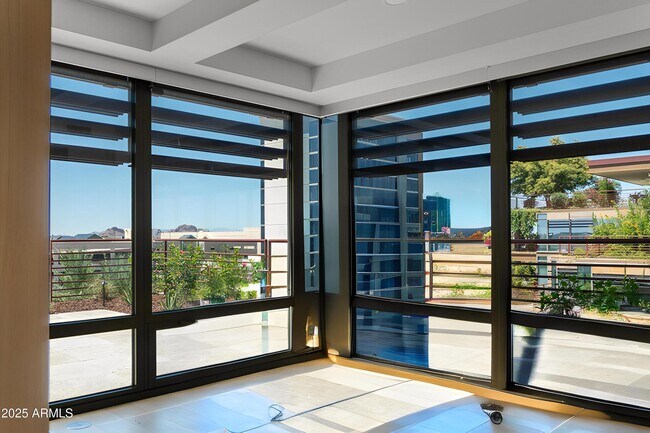 Building Photo - 7147 E Rancho Vista Dr