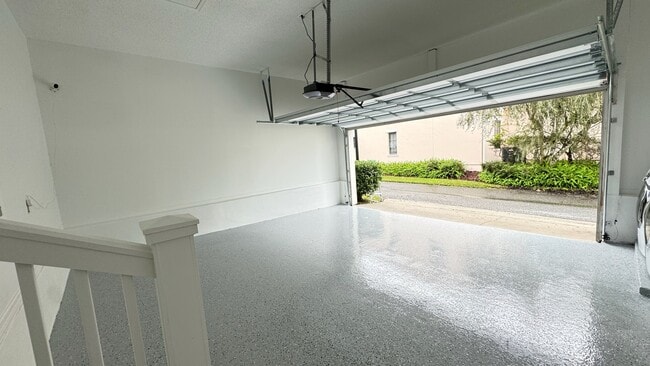Building Photo - 1040 Nash Dr