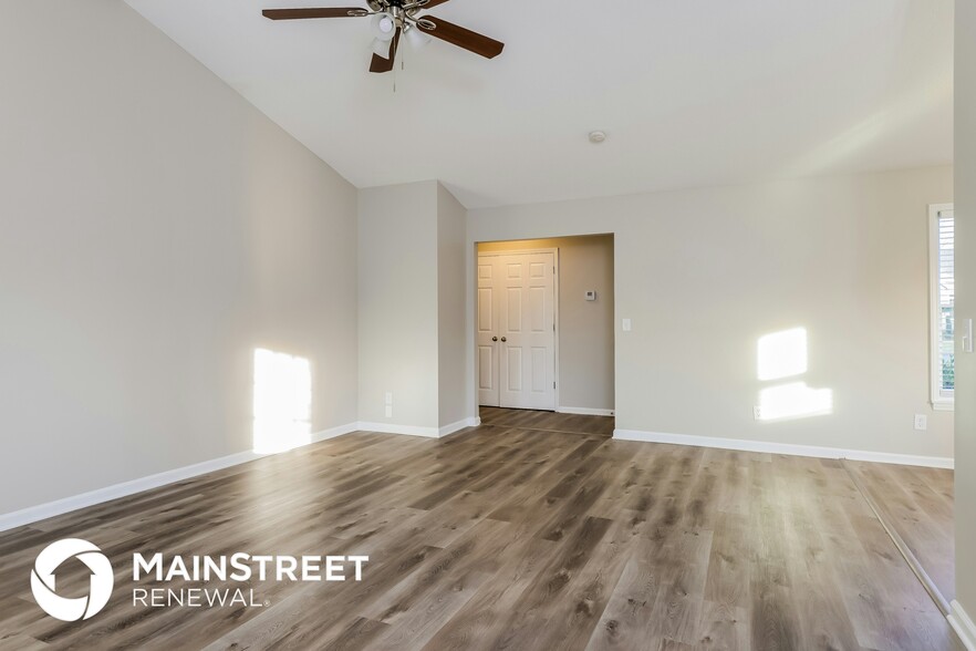 Building Photo - 203 Sullivan Ct