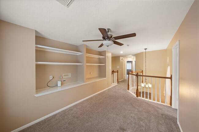 Building Photo - 7911 Hidden Oaks Ln