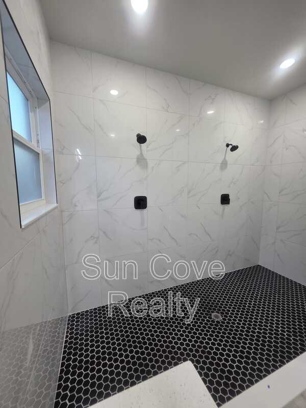 Building Photo - 7958 N Oberon Terrace