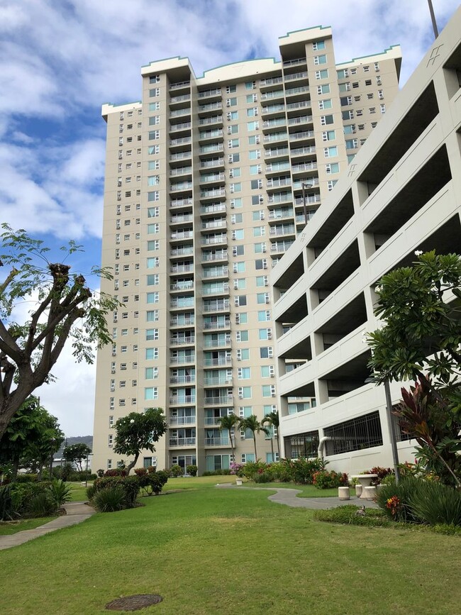 Building Photo - Breathtaking mountain view, 1 bdrm, 1 bath...