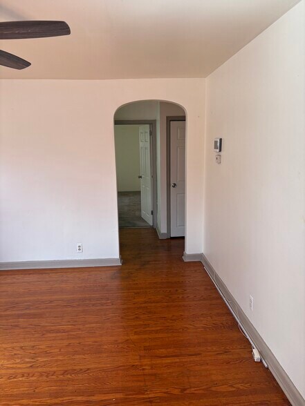 Building Photo - 1621 Murdoch Rd