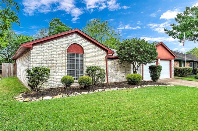 Building Photo - 722 Pickford Dr
