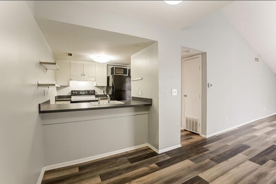Building Photo - 1060 Merrimar Cir S