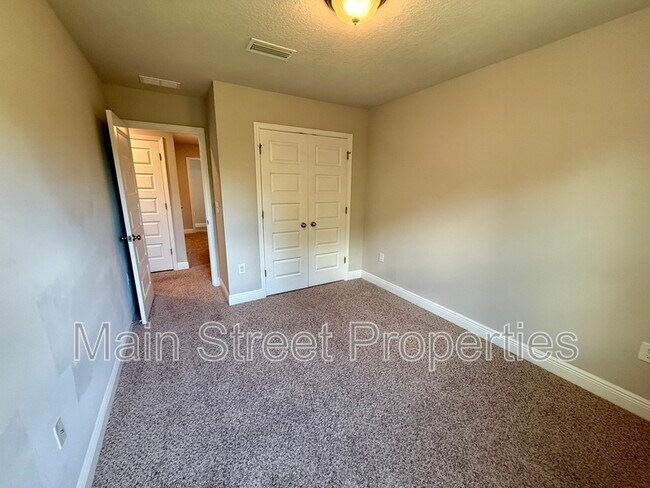 Building Photo - 6029 Royal Port Ct