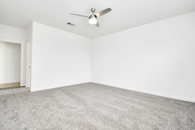 Building Photo - 3843 Pierce Pl Ln