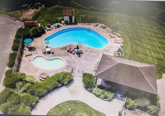 Building Photo - Painter Crossing