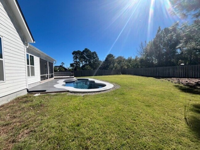 Building Photo - Experience Elegance and Privacy