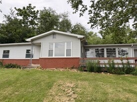 Building Photo - 11217 S Cottonwood St