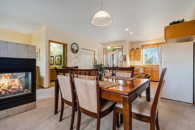 Building Photo - 1140 Golden Pheasant Dr