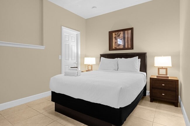 Building Photo - Luxury Resort Townhome Now for Lease