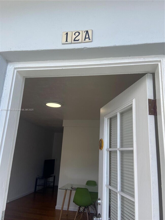 Building Photo - 1611 West Ave